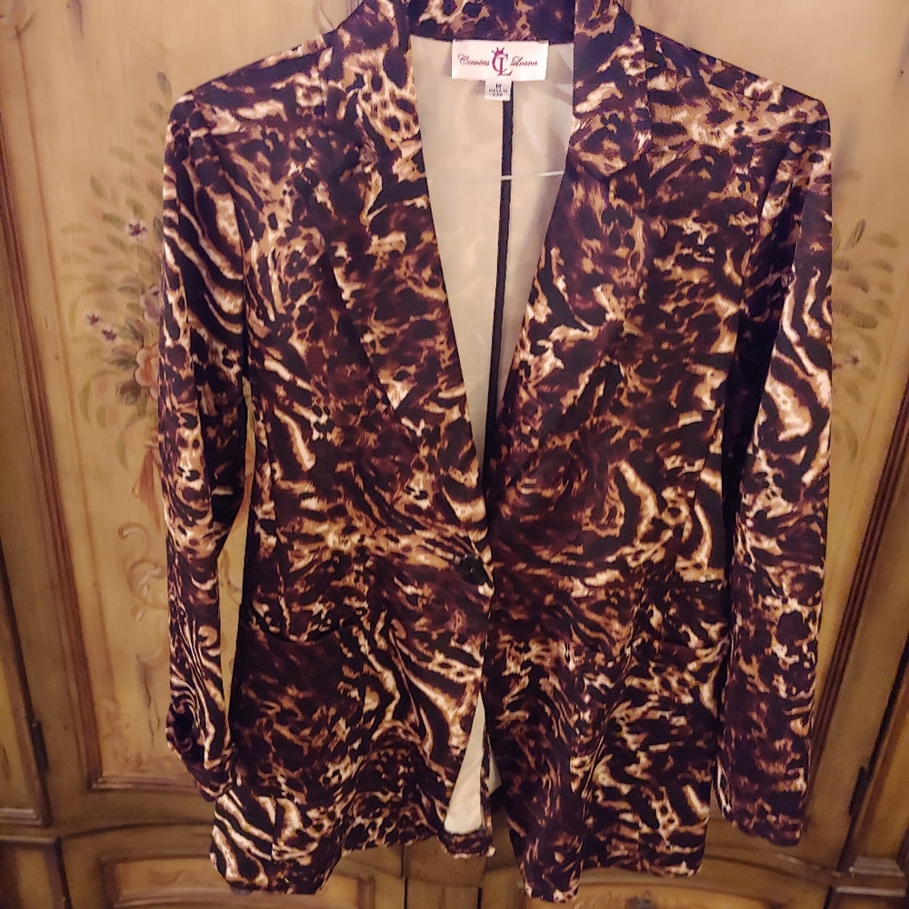 Countess Luann blazer S. M. From the house wives.